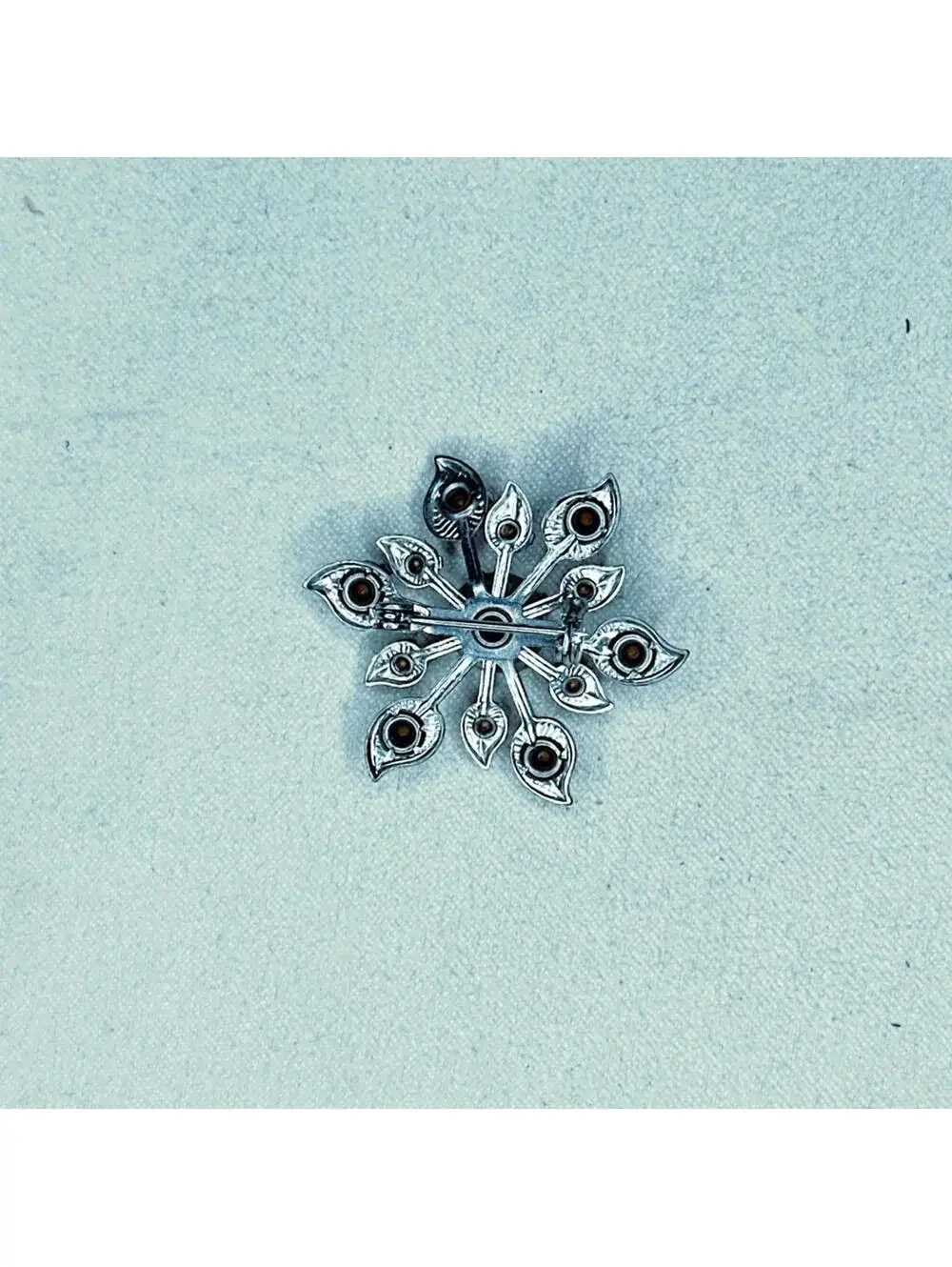 192. Silvertone Crystal Flower Brooch